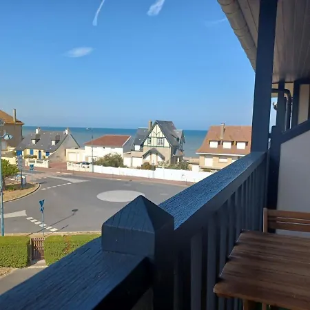 Avec Balcon à Deux Pas De La Et Parking Privatif - Fr-1-712-4 * Villers-sur-Mer