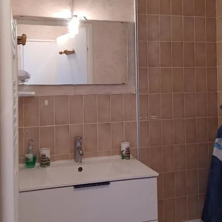 Avec Balcon à Deux Pas De La Et Parking Privatif - Fr-1-712-4 * Villers-sur-Mer