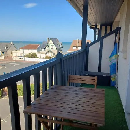 Apartment 2 Pieces Avec Balcon A 2 Pas De La - Fr-1-712-4